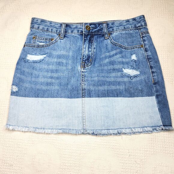 True Craft Women’s Distressed Denim Mini Skirt Size 5 Two Wash Retro Casual Chic - Picture 4 of 8